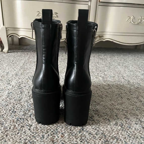 UO Zip Up Boots - Picture 5 of 7